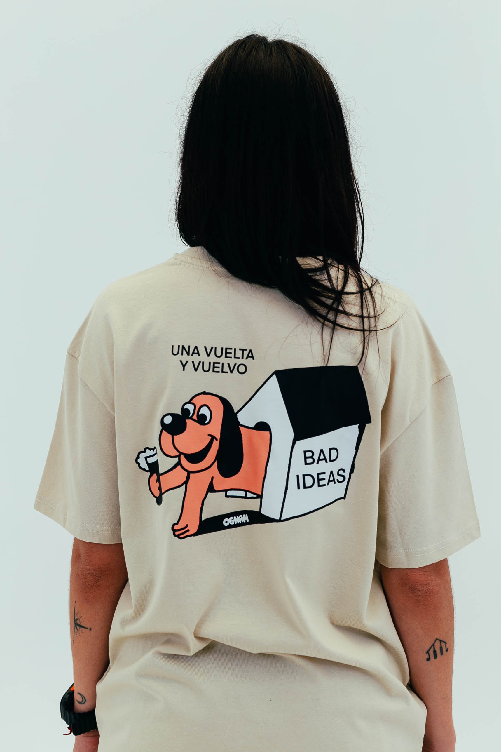 TEE | SAND | UNA VUELTA