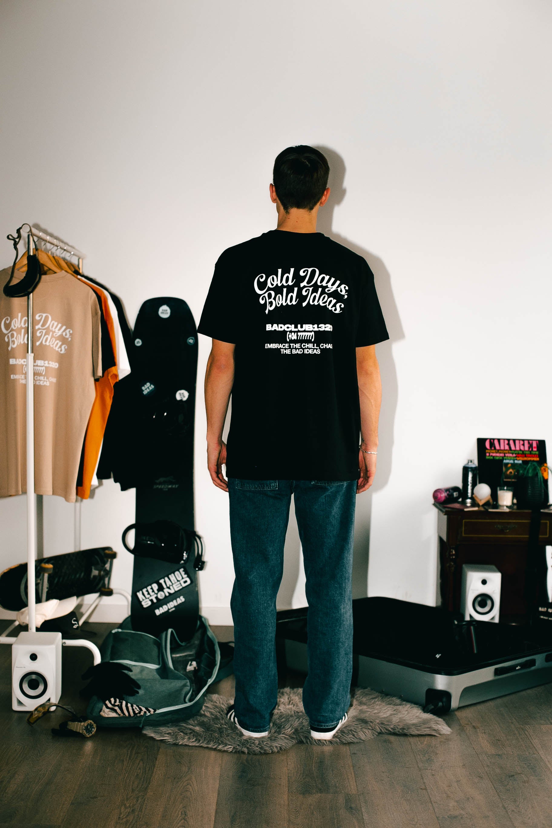 TEE  |  COLD DAYS BOLD IDEAS  |  BLACK