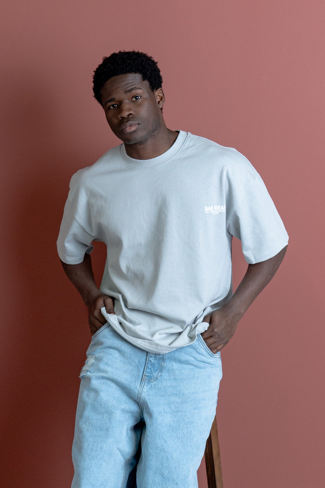 TEE | BADDIES CLUB | LIGHTASPHALT