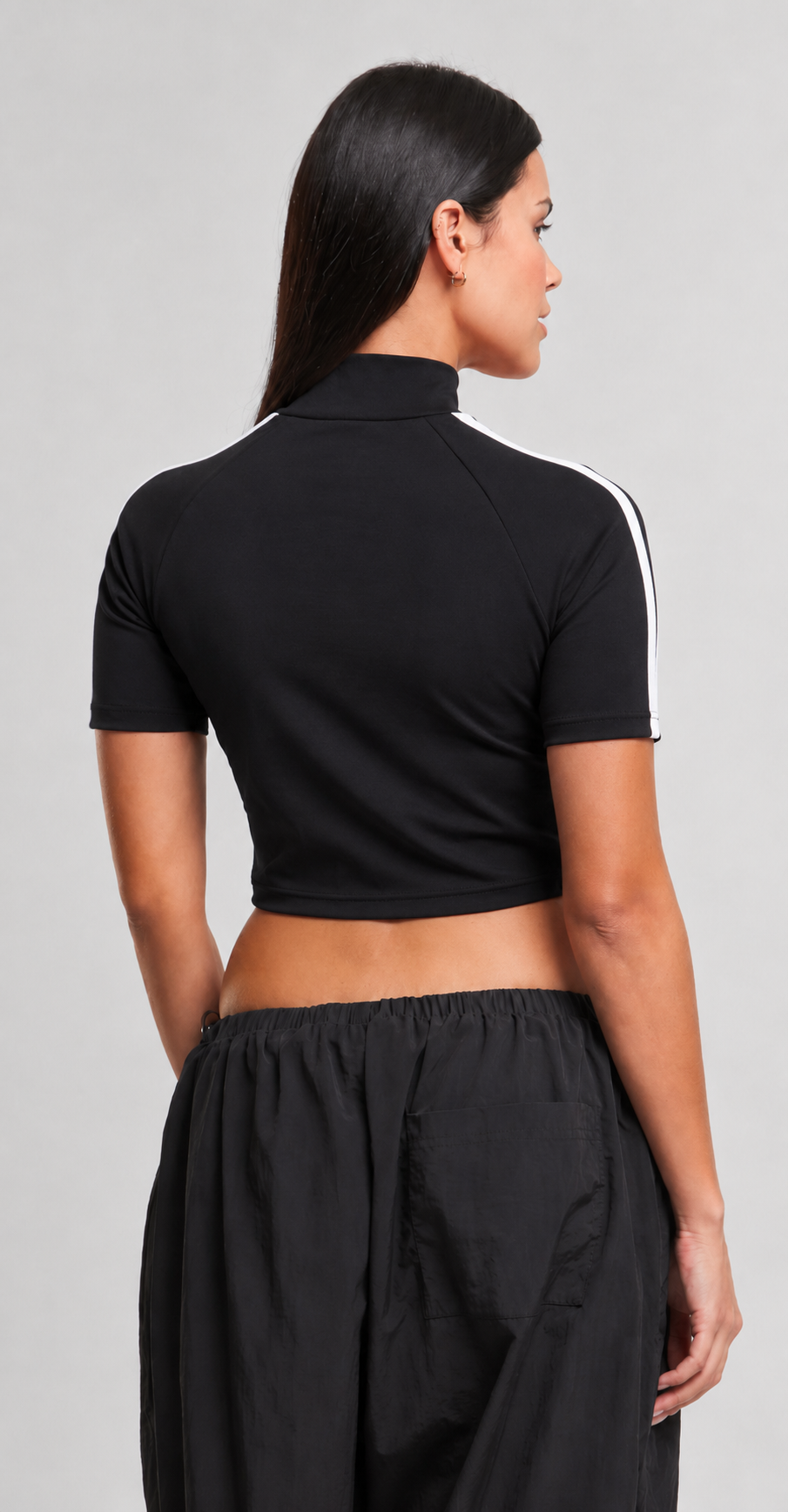 HIGH NECK SHORT TEE |  BLACK
