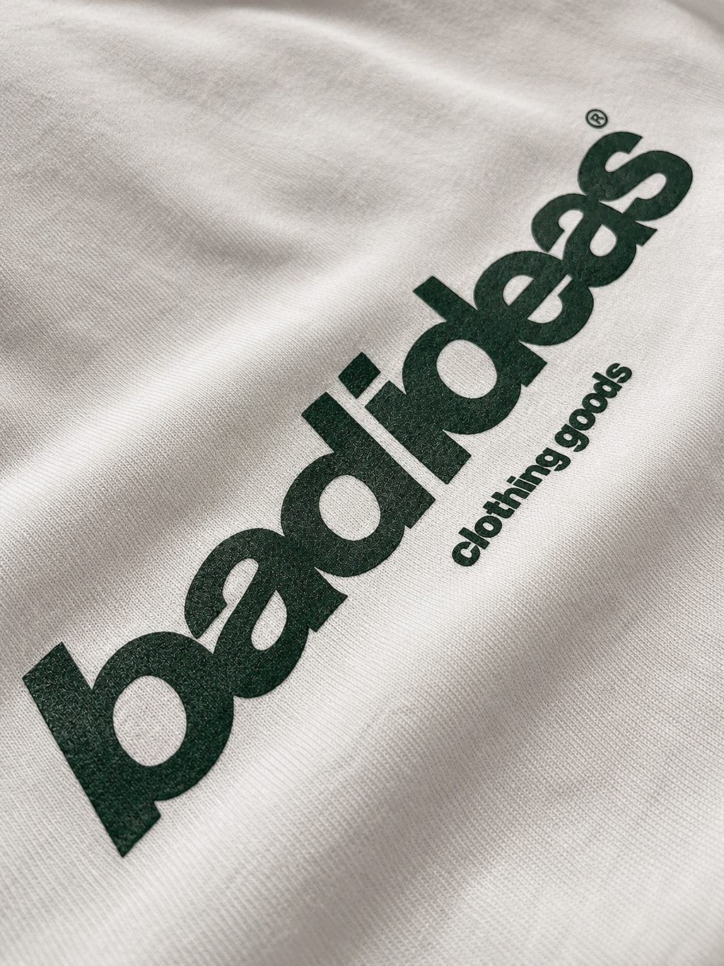 SLEVEELESS | WHITE |  CLOTHING GOODS