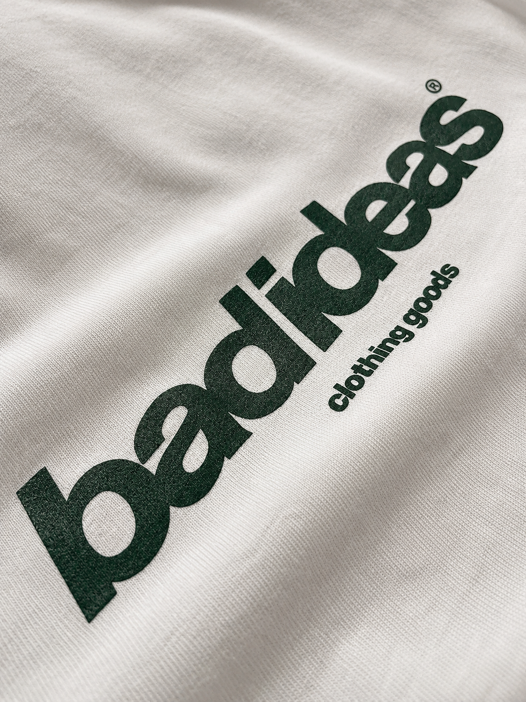 SLEVEELESS | WHITE |  CLOTHING GOODS