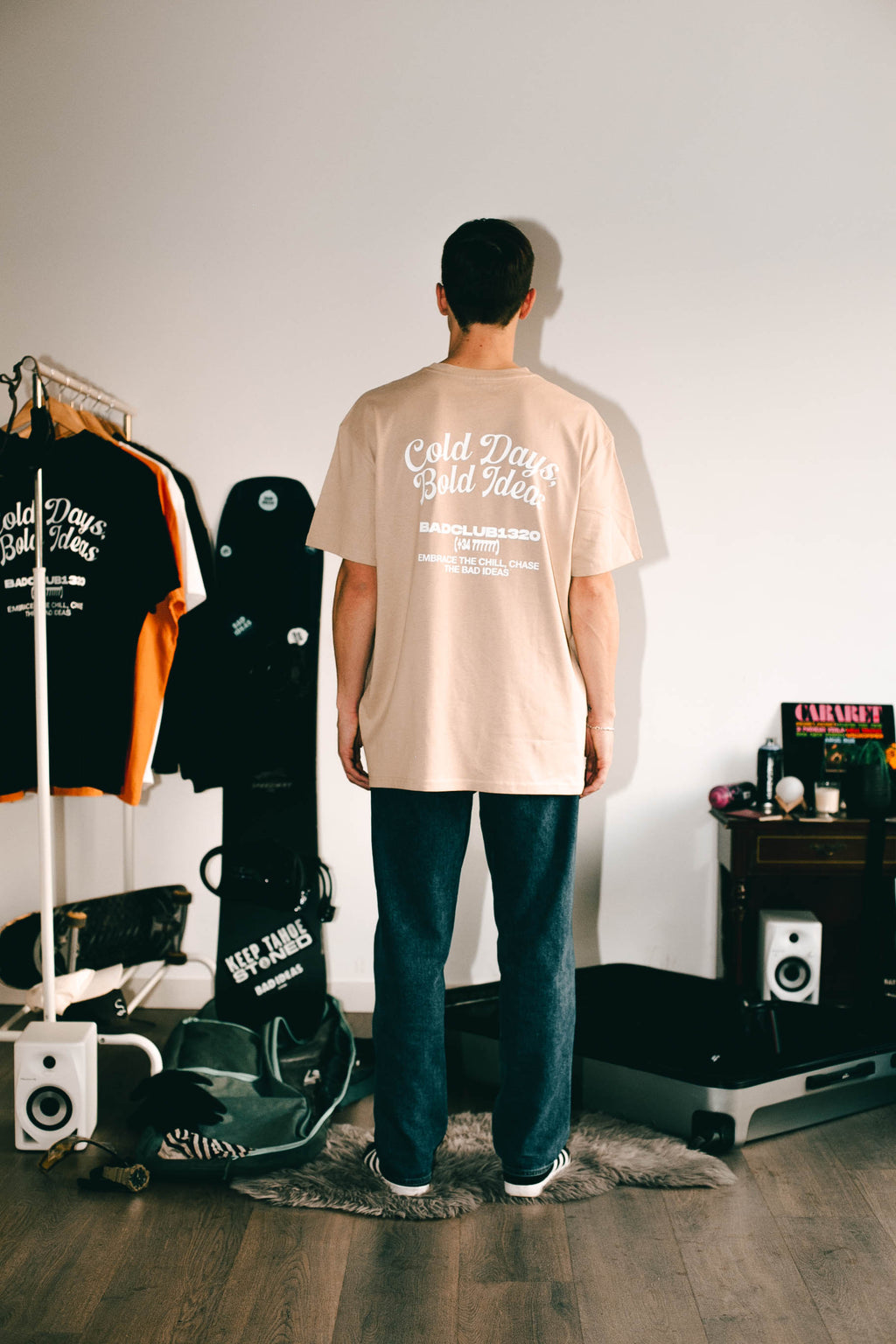 TEE  |  COLD DAYS BOLD IDEAS |  BEIGE