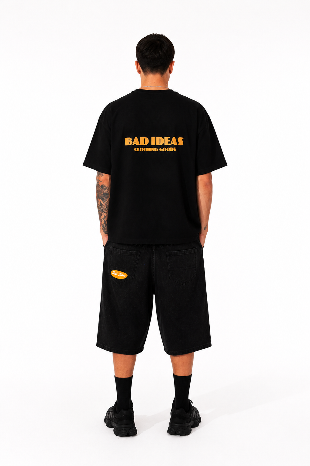 TEE | CLOTHING GOODS | BLACK