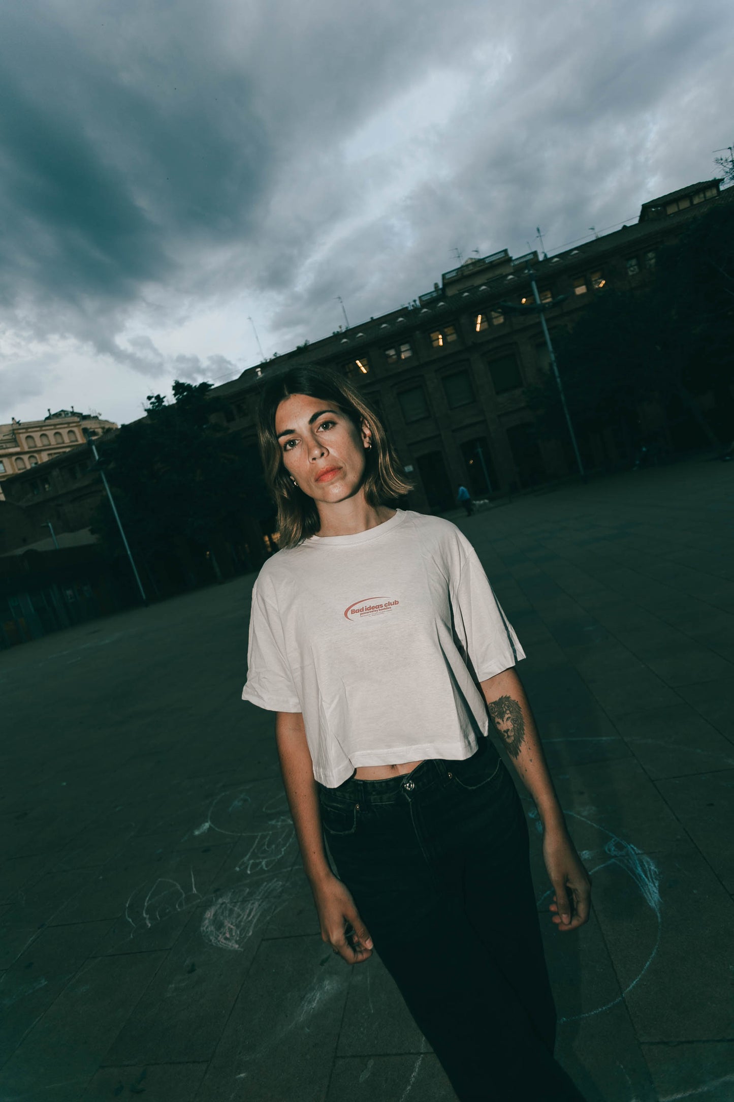 Oversized Cropped Tee " Bad Ideas Club "