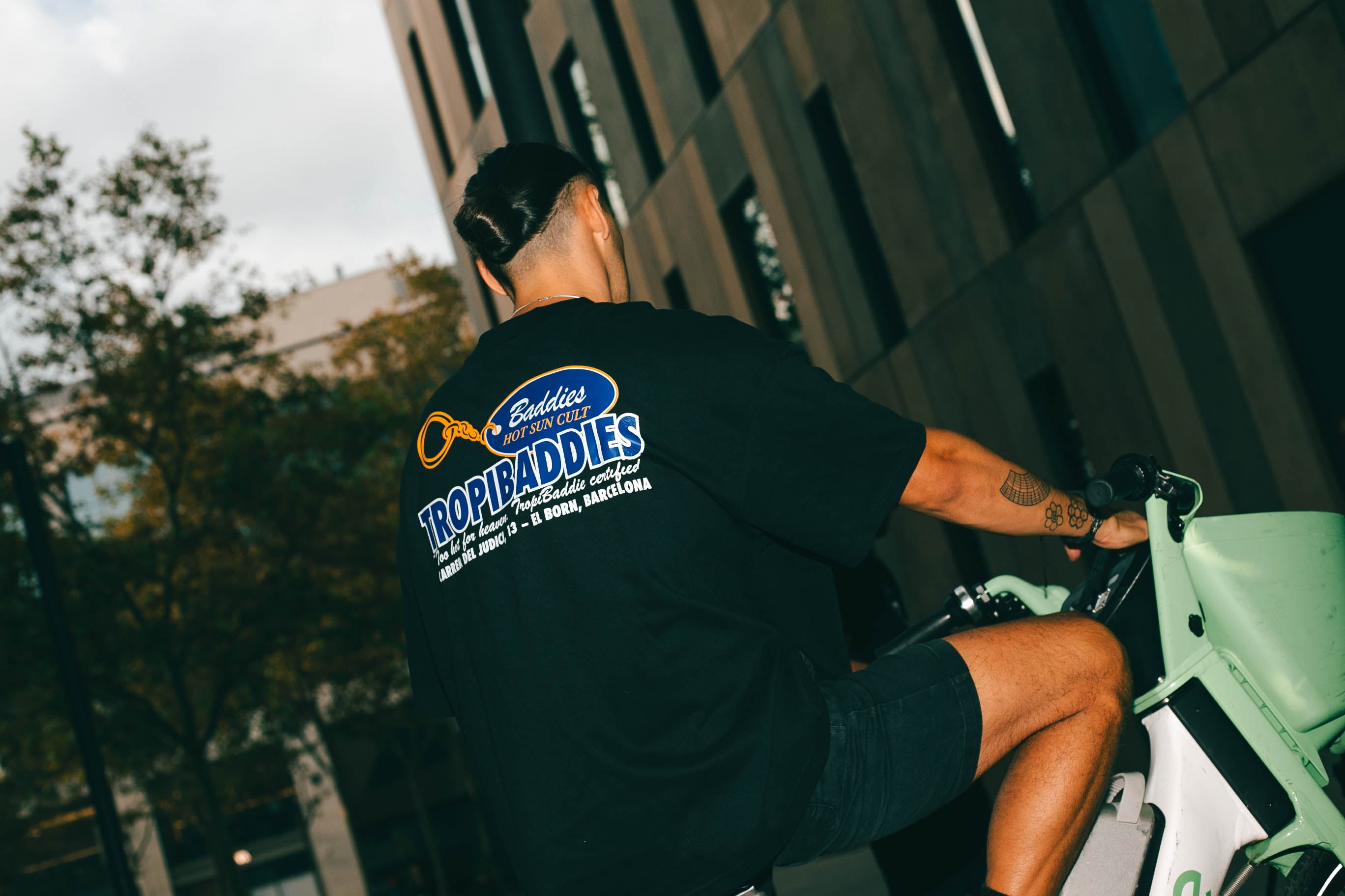 ULTRA HEAVY BOX TEE | BLACK | TROPIBADDIES