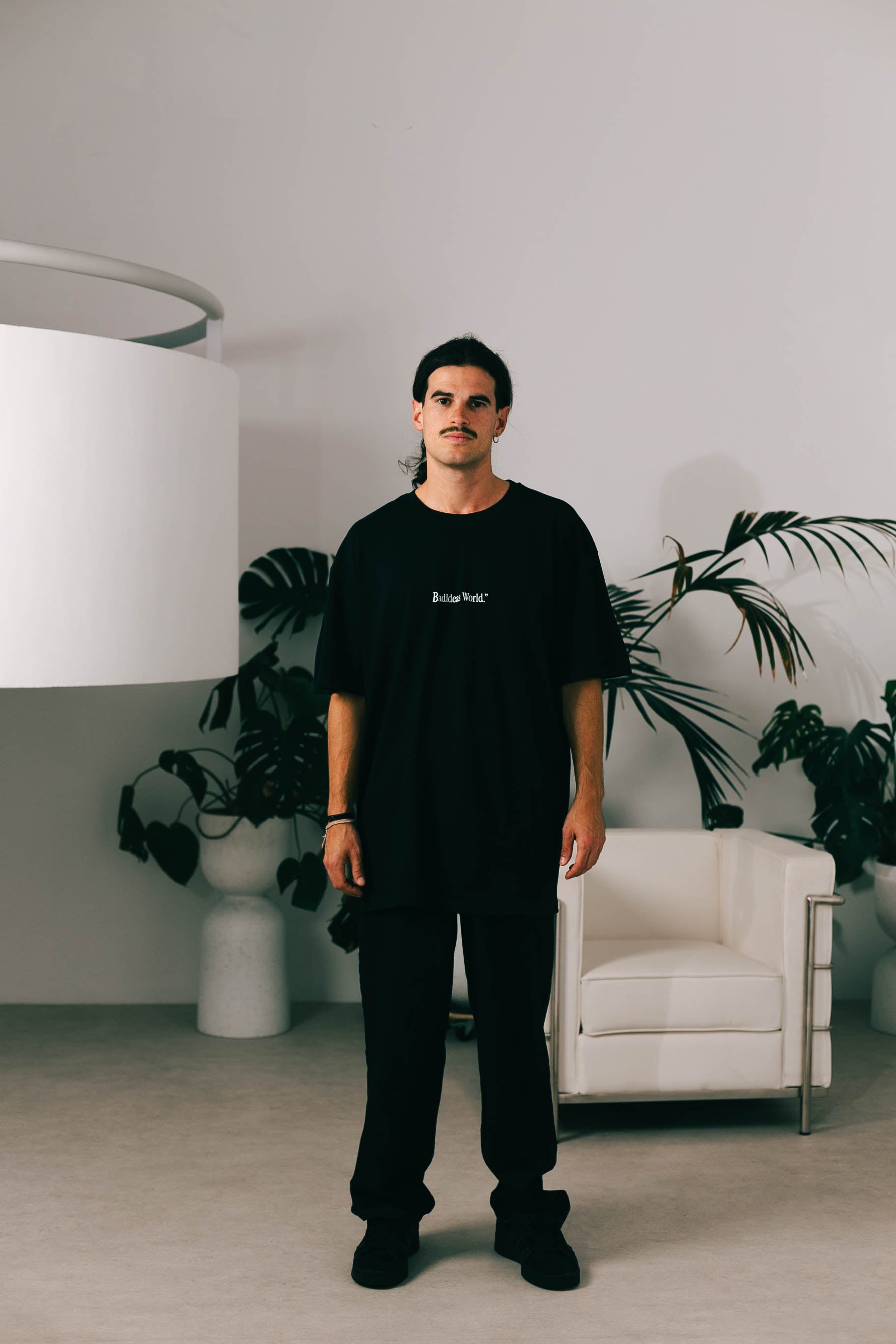 TEE | BLACK  | THE GLASS