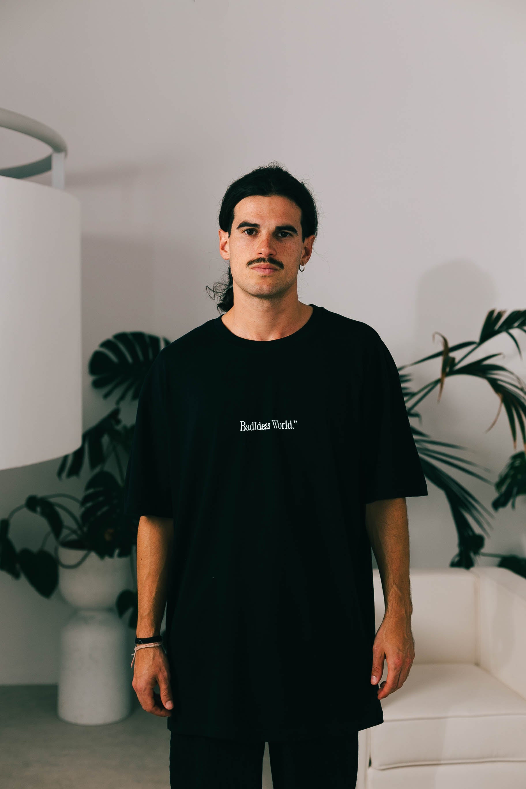TEE | BLACK  | THE GLASS