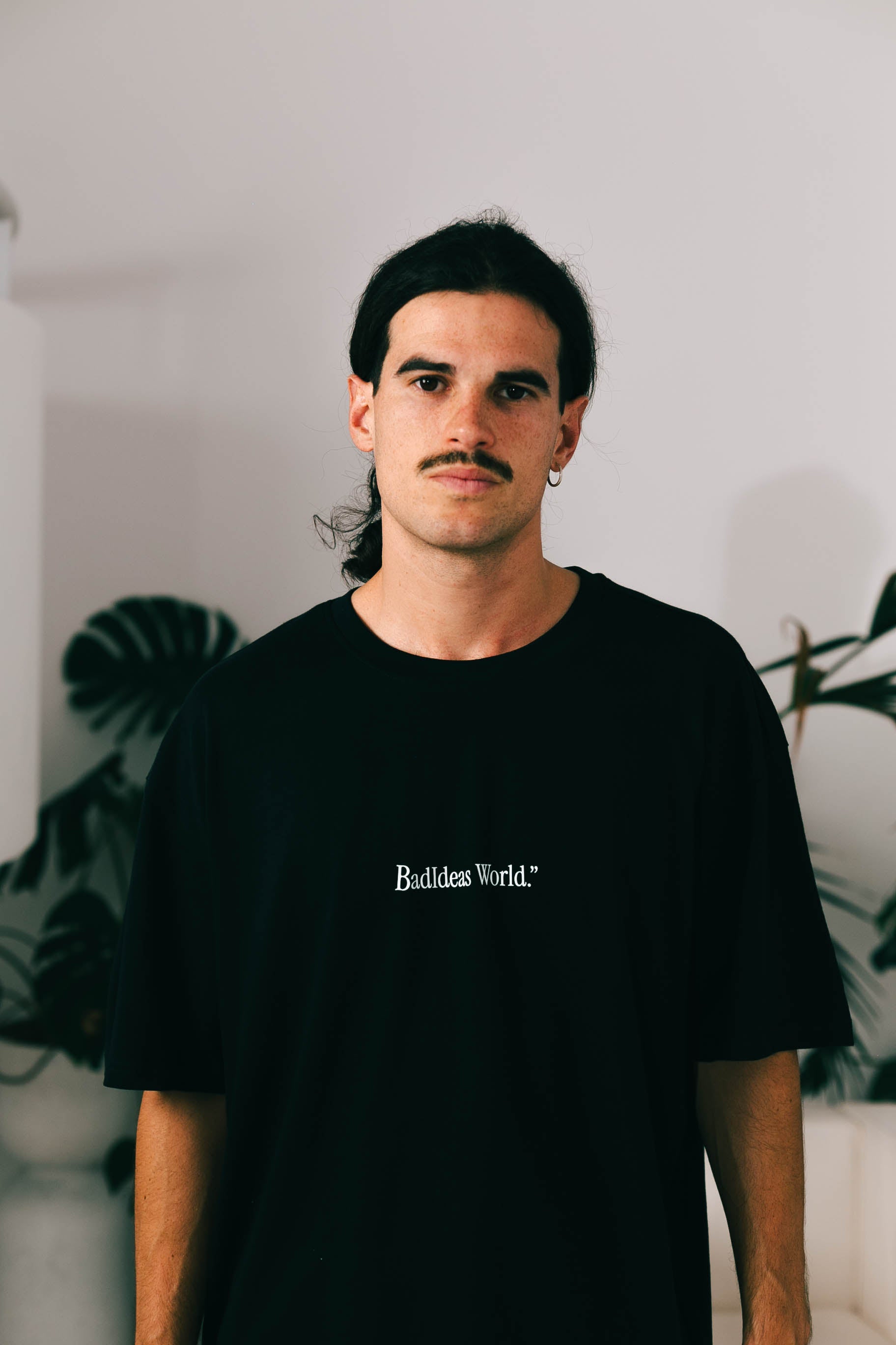 TEE | BLACK  | THE GLASS