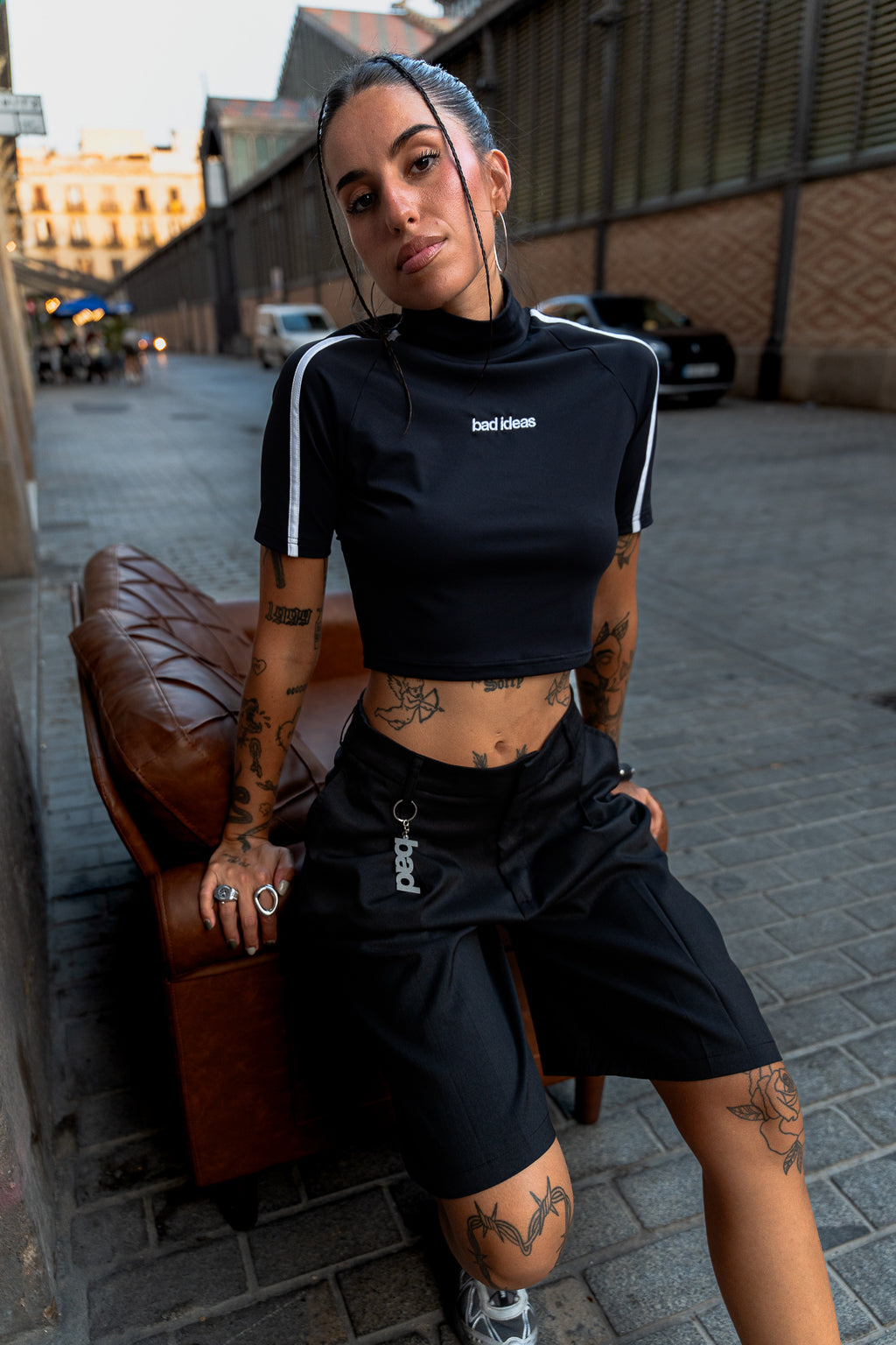 HIGH NECK SHORT TEE |  BLACK