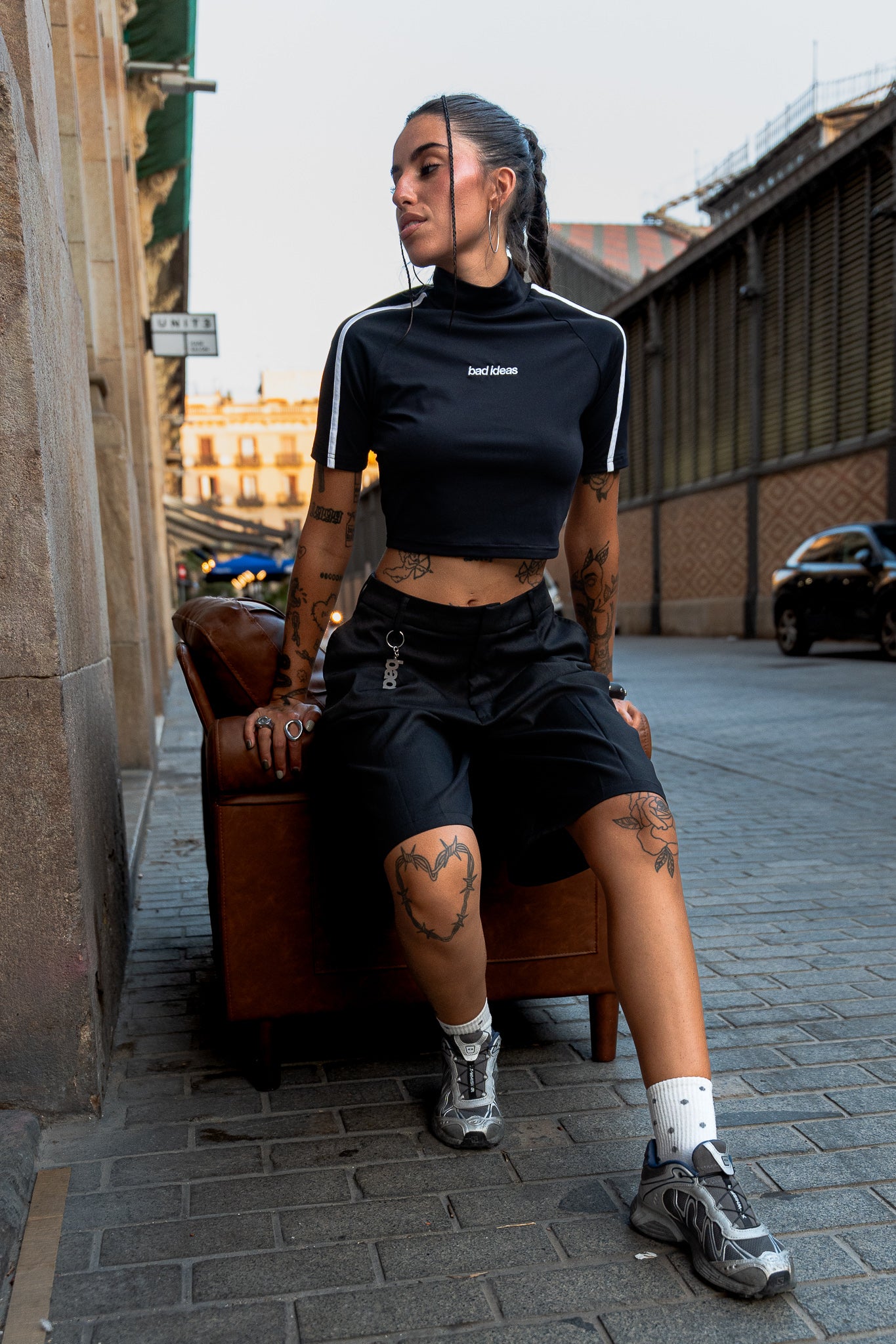 HIGH NECK SHORT TEE |  BLACK