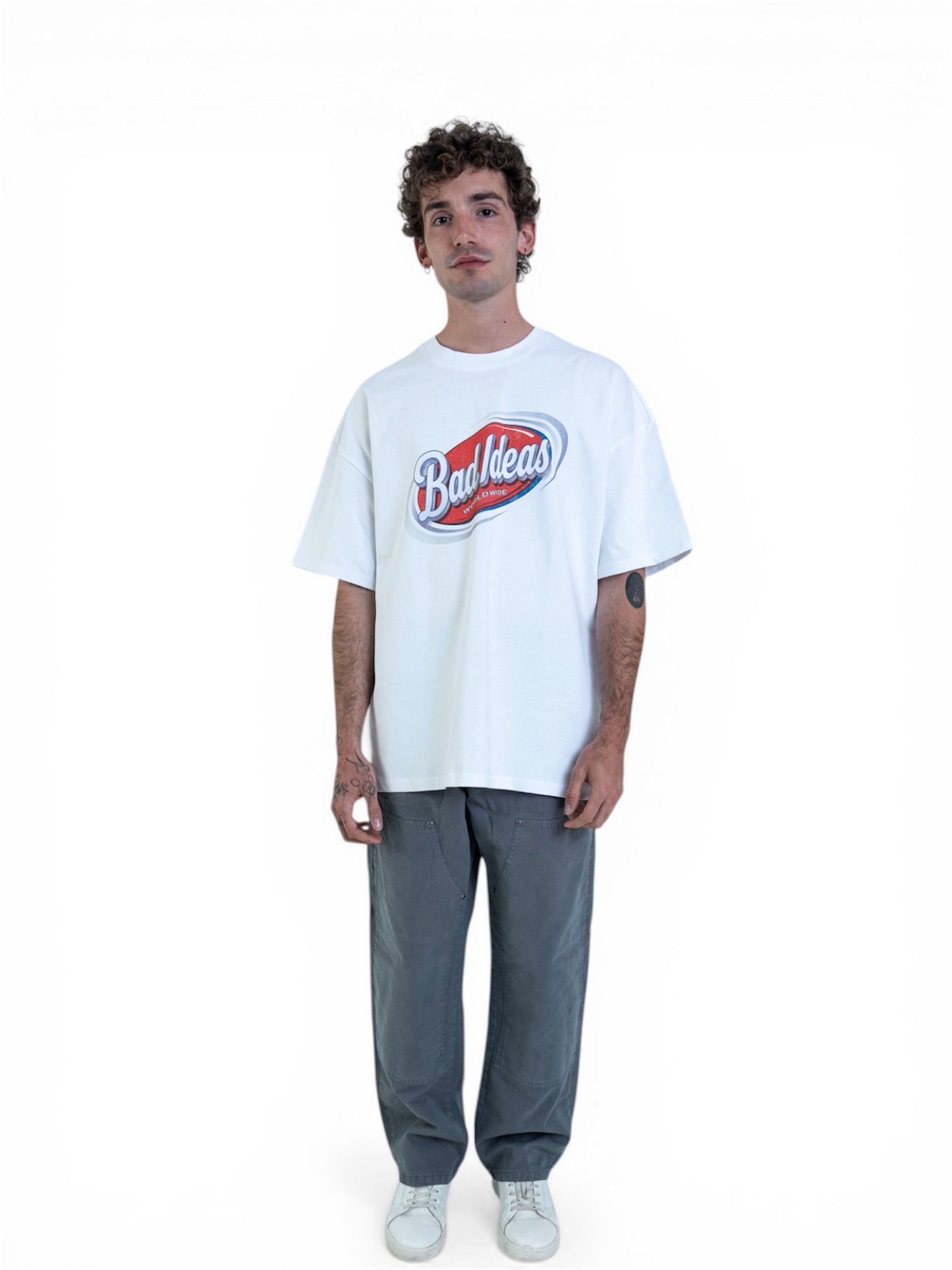 TEE | WHITE | WORLDWIDE
