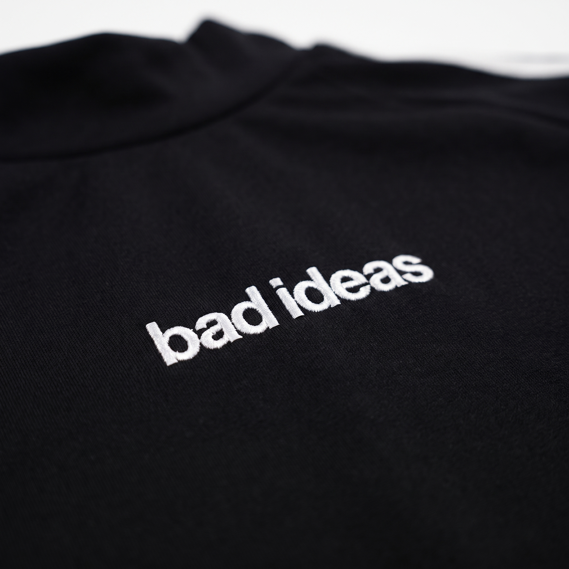 HIGH NECK SHORT TEE |  BLACK
