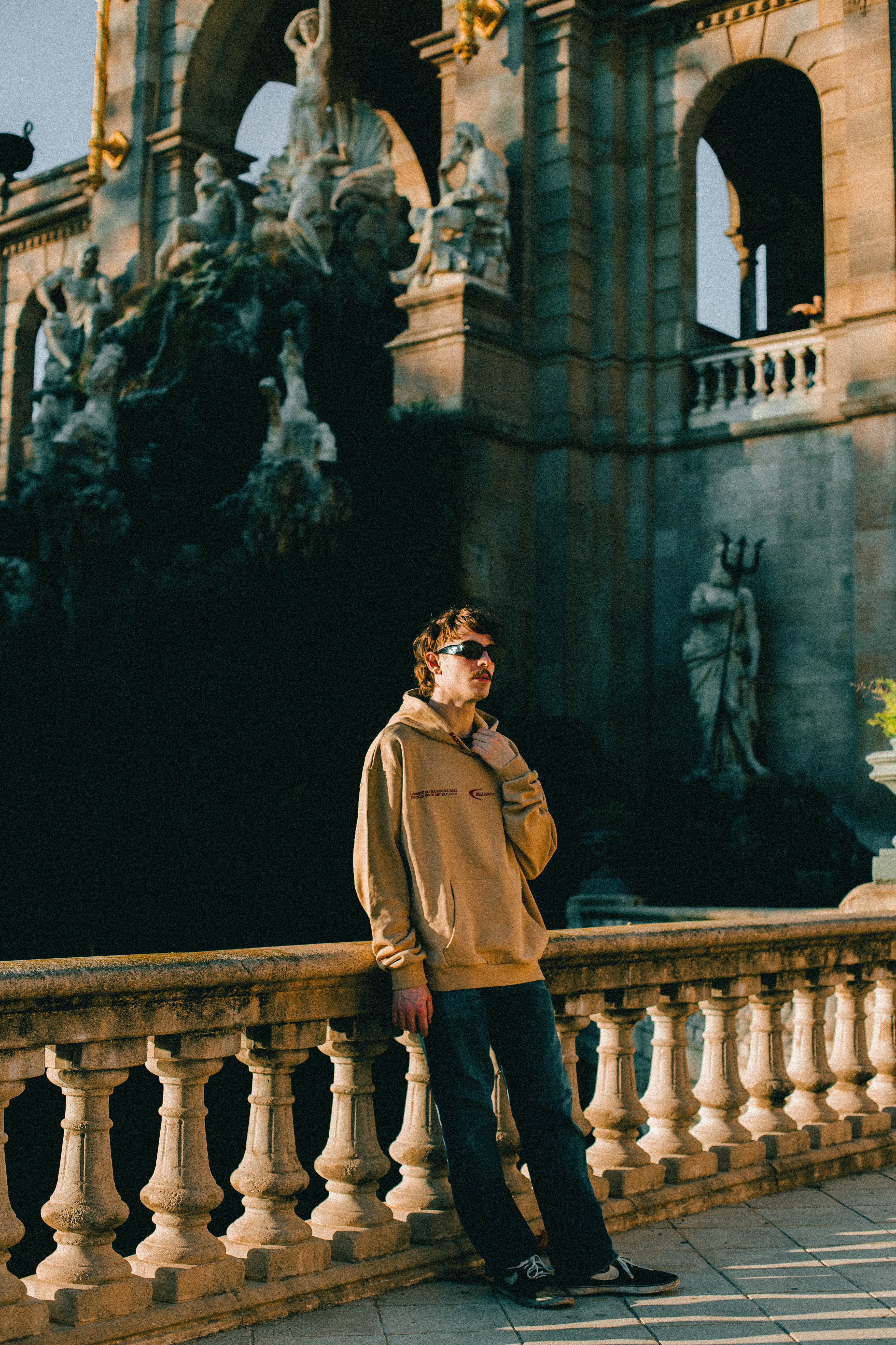 HOODIE |  DES BADDIES |  CAMEL